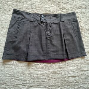 Y2K American Eagle Outfitters Gray Plaid Skirt with Pink Trim